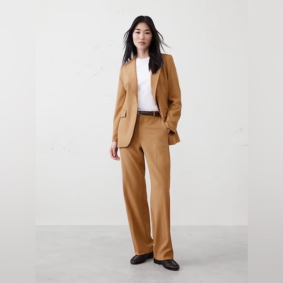 Banana Republic Women’s Classic Blazer - Picture 4 of 15